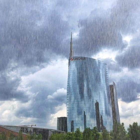 Rain in Milan - Unicredit Building